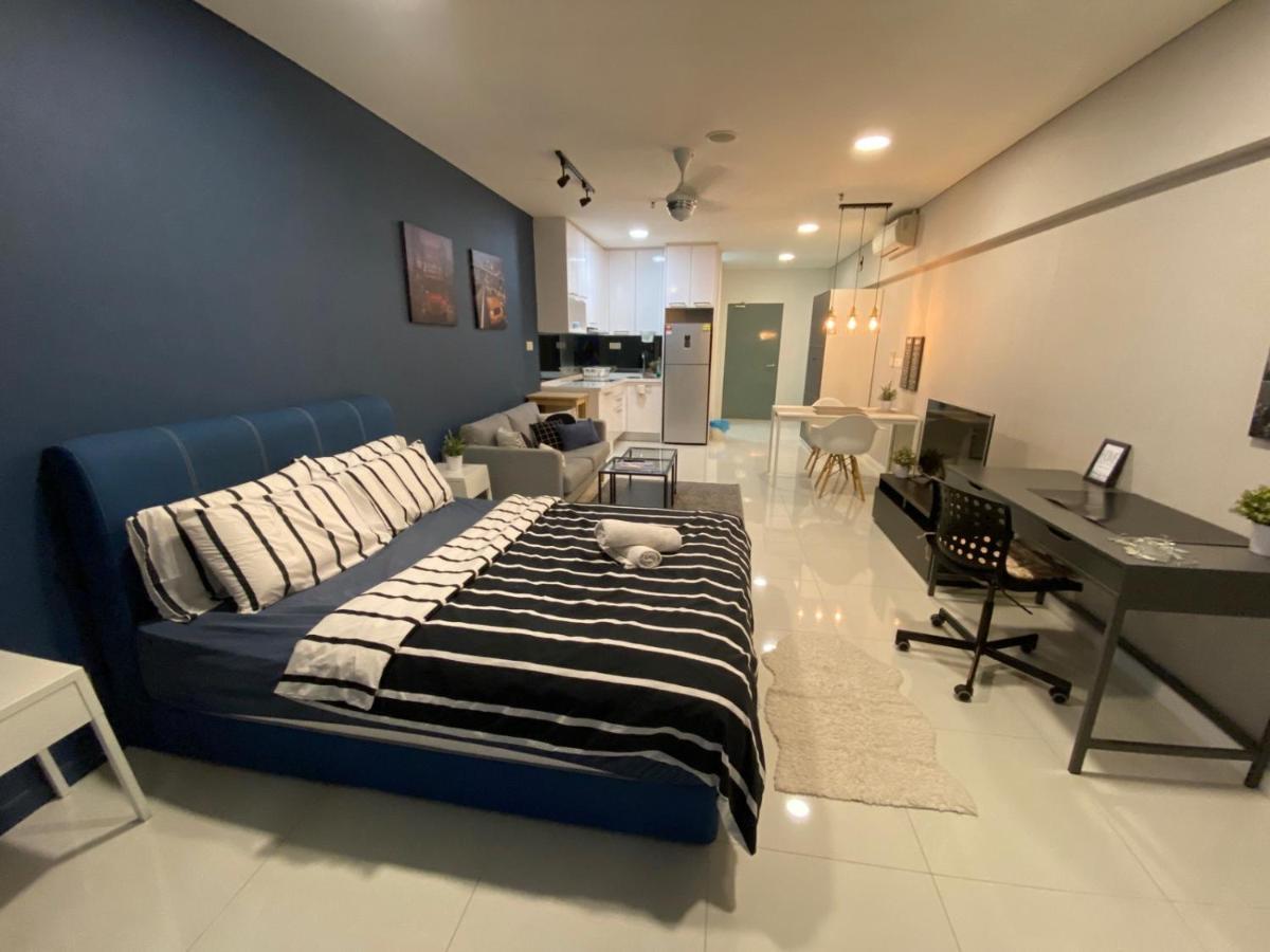 Summer Suites Klcc By Whollmark Куала Лумпур Екстериор снимка