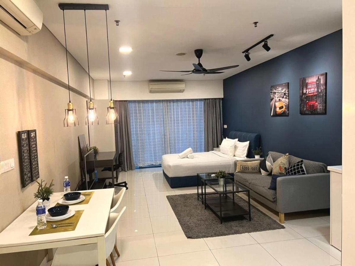 Summer Suites Klcc By Whollmark Куала Лумпур Екстериор снимка