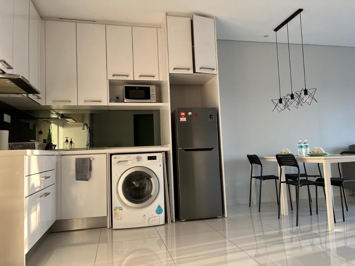 Summer Suites Klcc By Whollmark Куала Лумпур Екстериор снимка