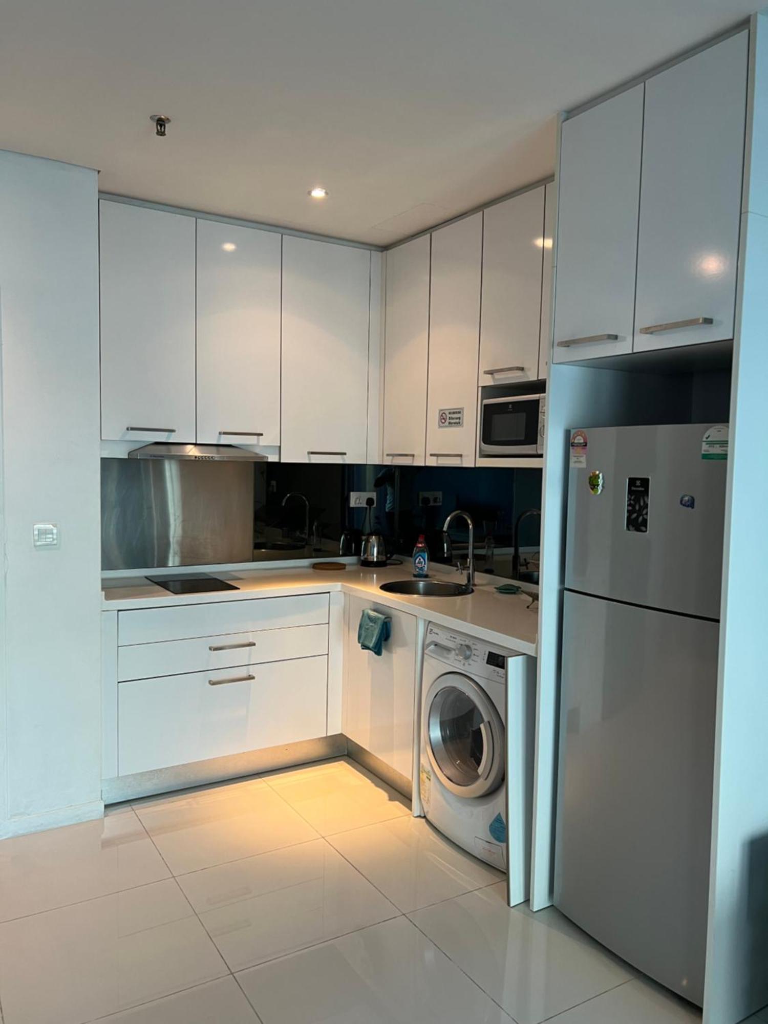 Summer Suites Klcc By Whollmark Куала Лумпур Екстериор снимка