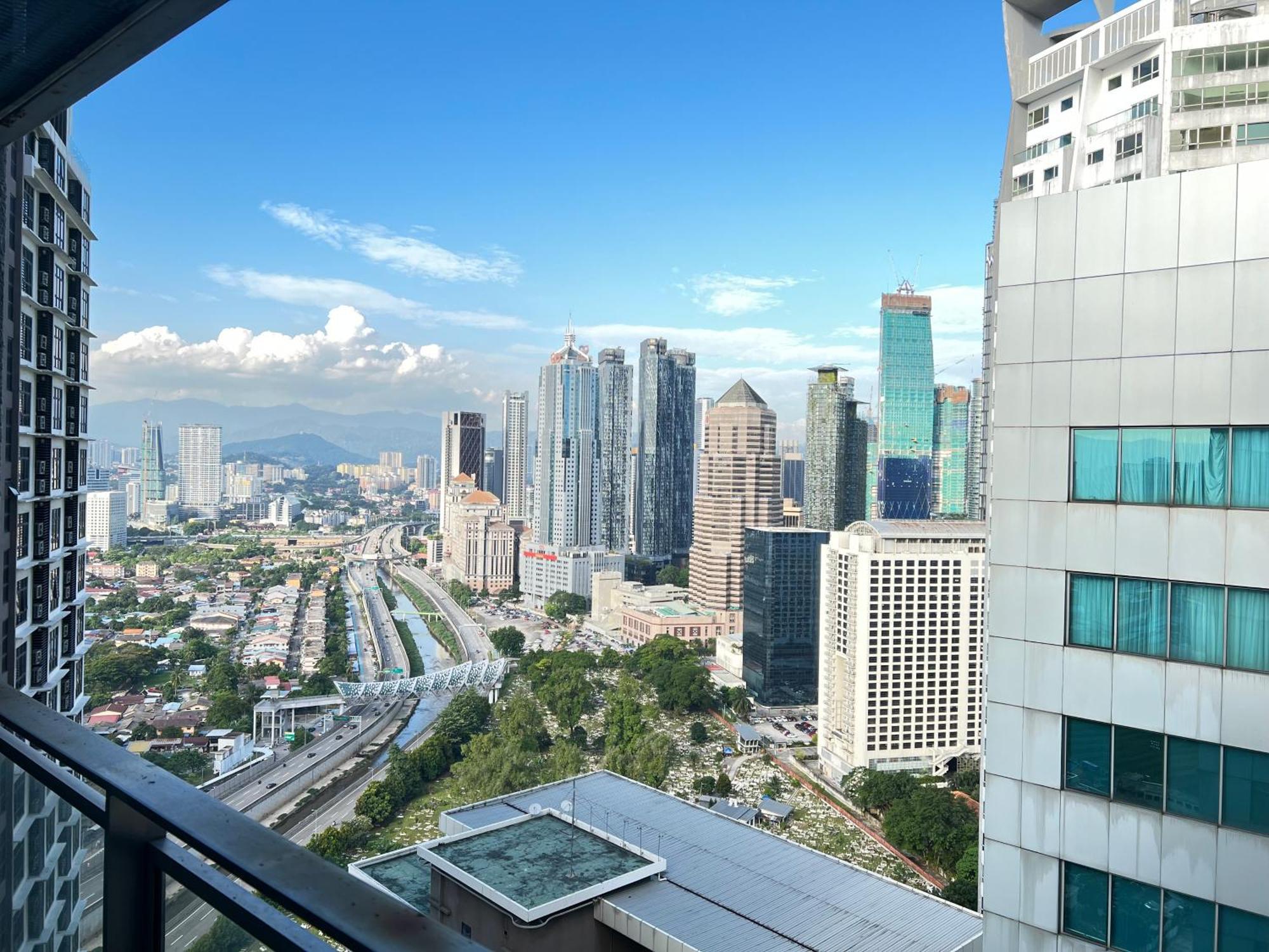 Summer Suites Klcc By Whollmark Куала Лумпур Екстериор снимка